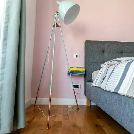 Charming Brutus Flat Near Old Town Lägenhet